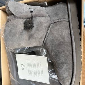 Brand new, Uggs, size 7